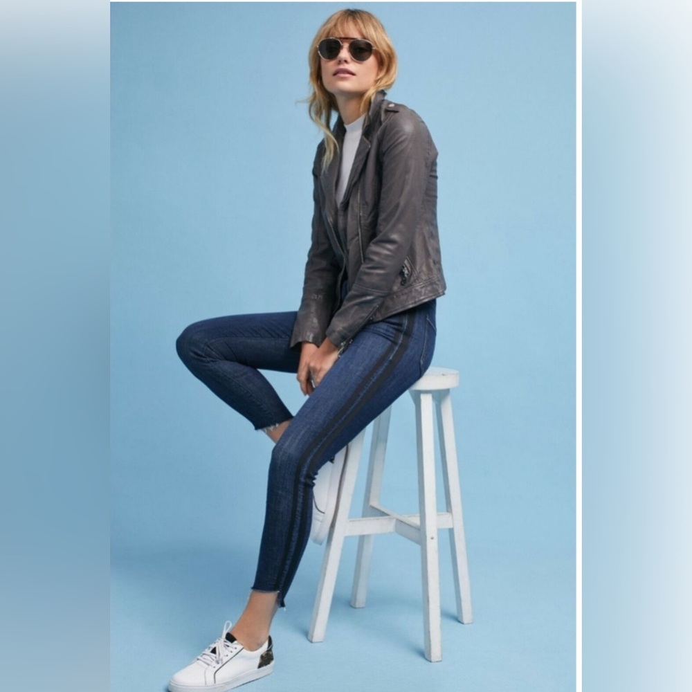 MOTHER Stunner Zip Ankle Step Fray Jeans in
Sweeping Racer 25